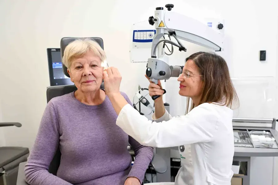 Demenca in sluh — kako izguba sluha vpliva na možgane