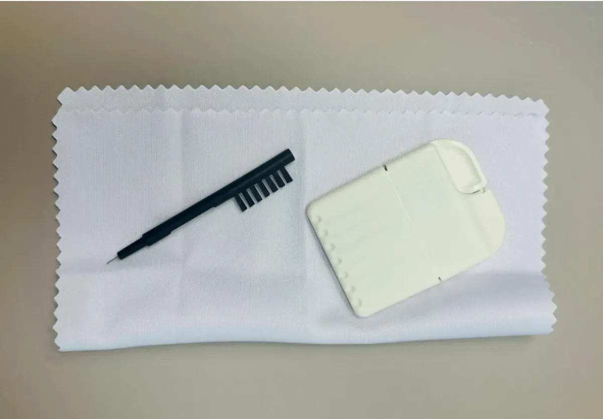 Kako pravilno vzdržujete slušni aparat — vodnik za začetnike